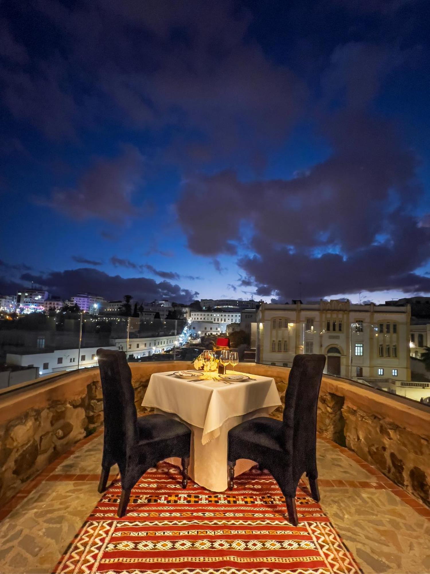 Riad Tanja By Chef Moha Tanger Buitenkant foto