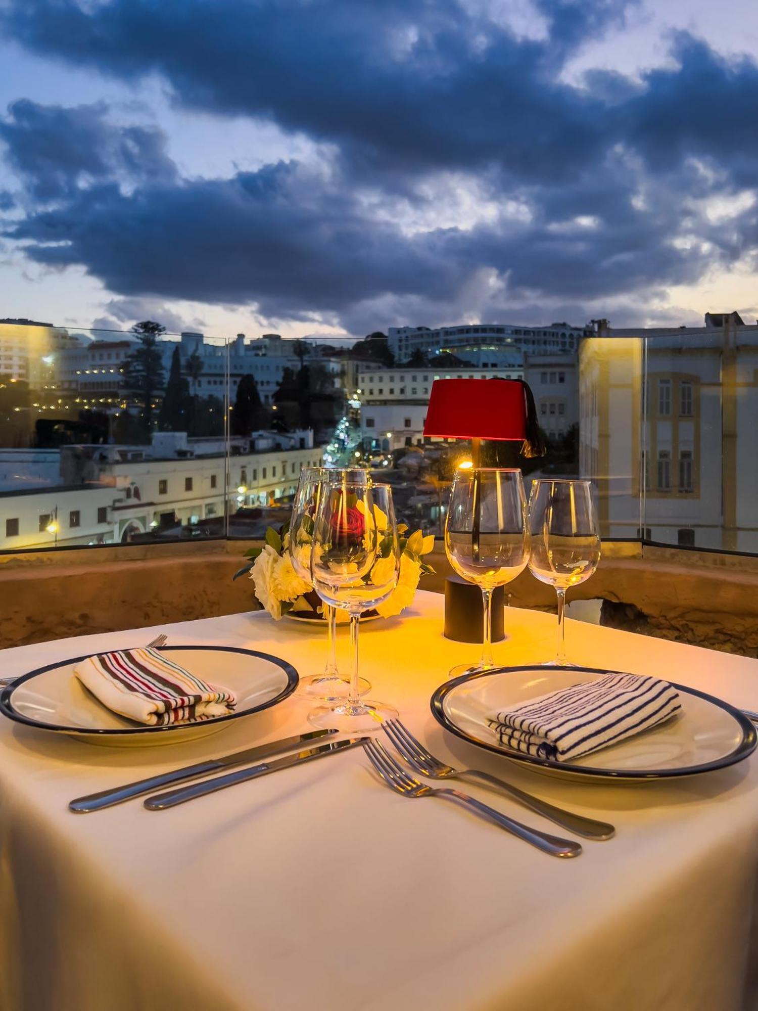 Riad Tanja By Chef Moha Tanger Buitenkant foto
