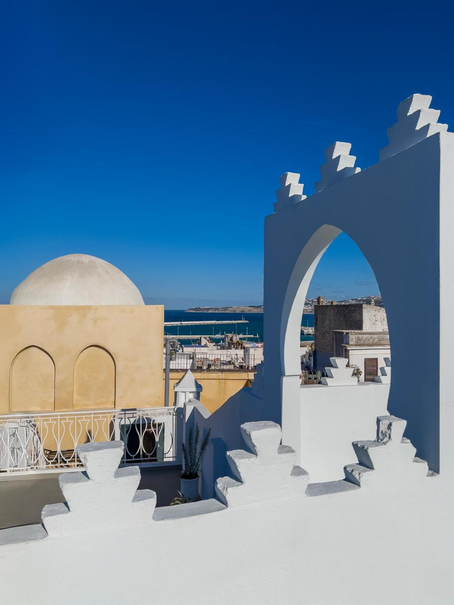 Riad Tanja By Chef Moha Tanger Buitenkant foto