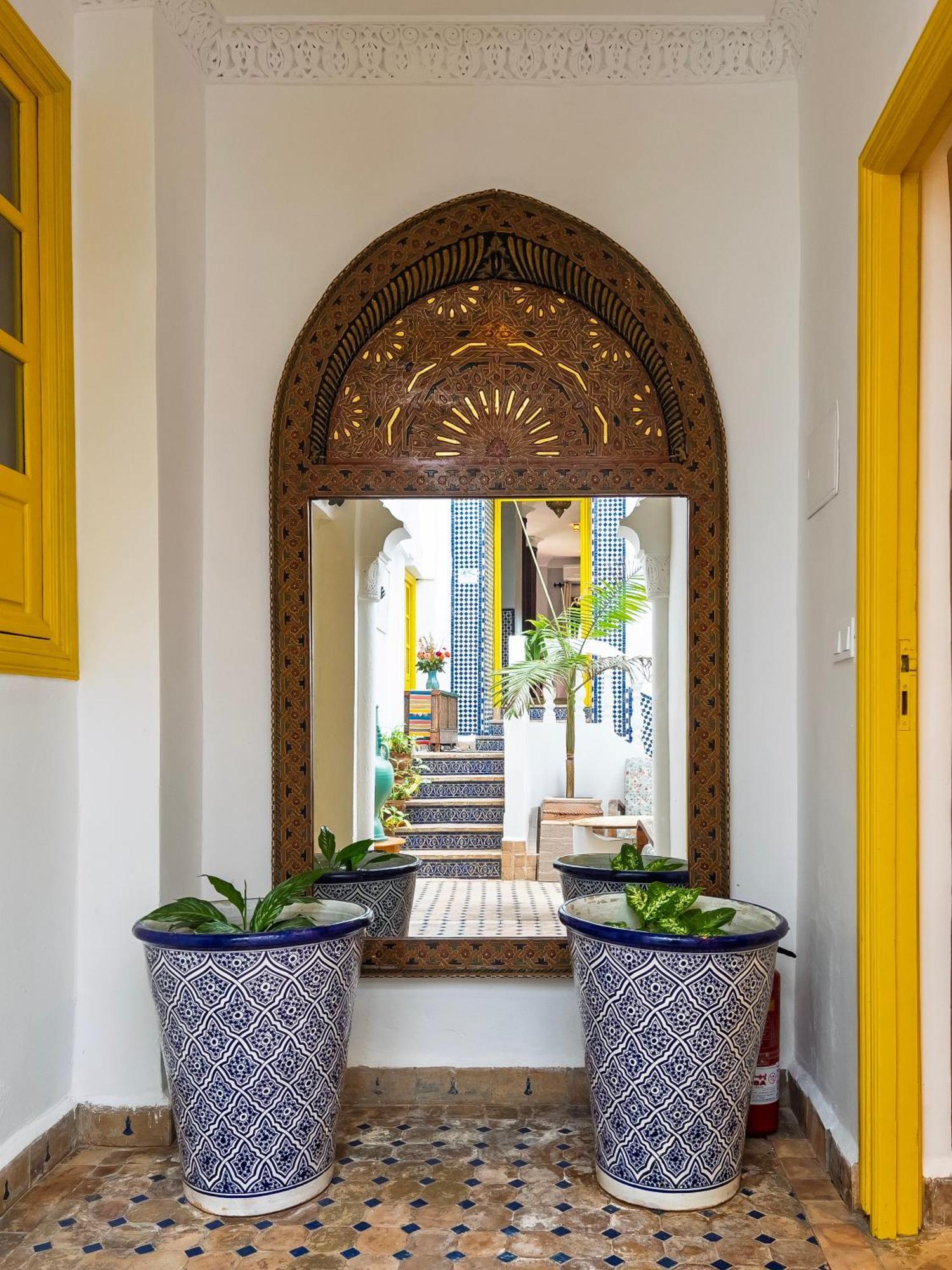 Riad Tanja By Chef Moha Tanger Buitenkant foto