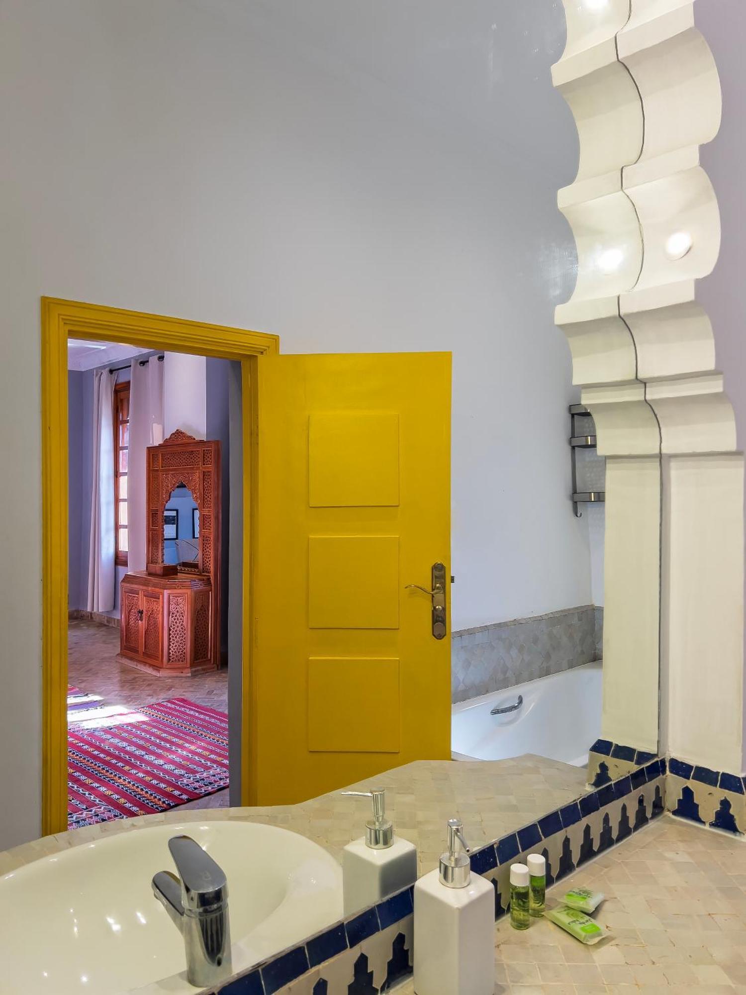 Riad Tanja By Chef Moha Tanger Buitenkant foto
