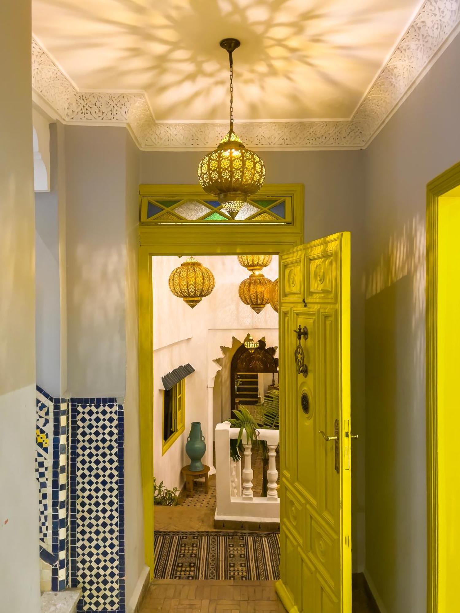 Riad Tanja By Chef Moha Tanger Buitenkant foto
