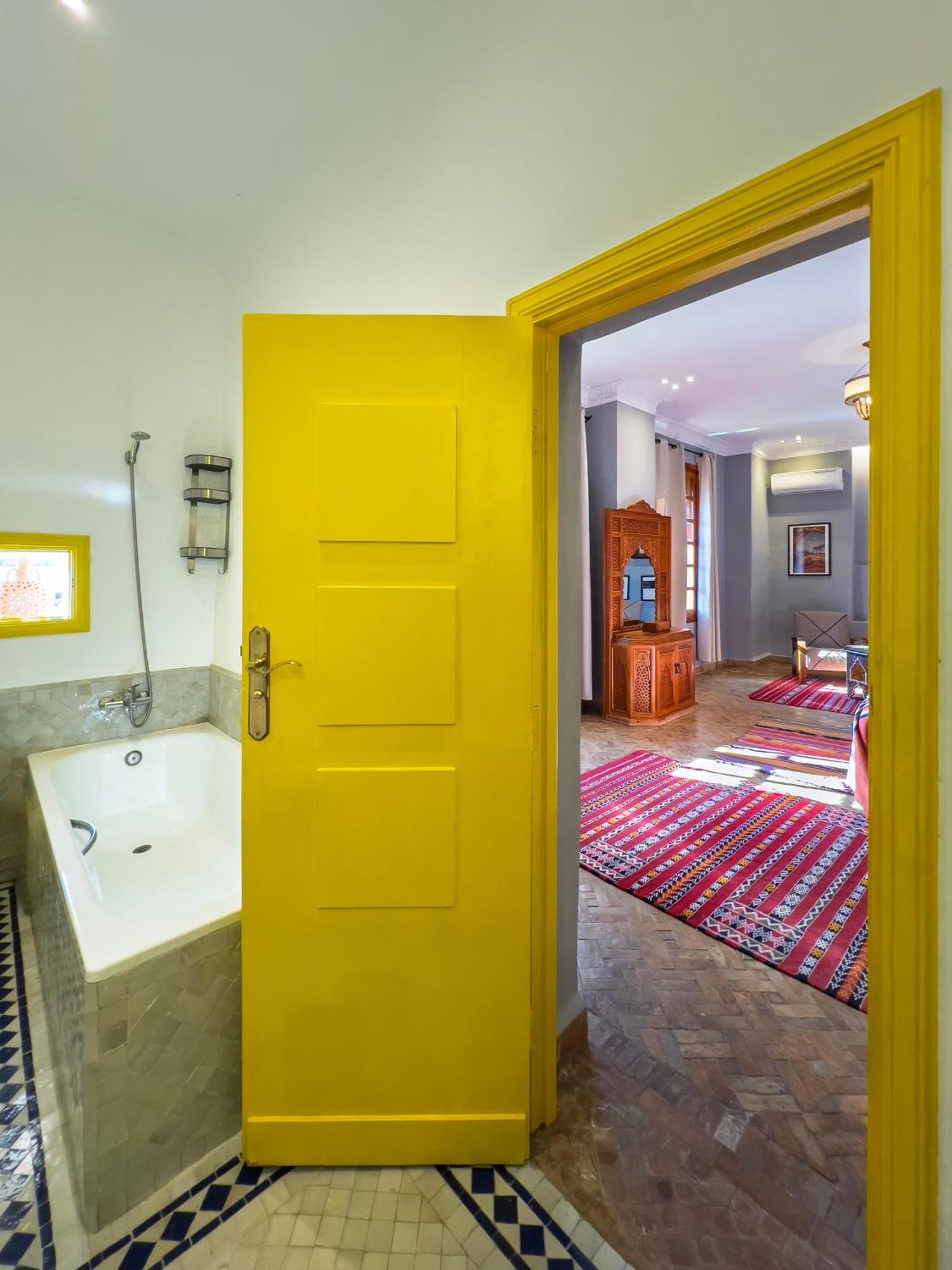 Riad Tanja By Chef Moha Tanger Buitenkant foto